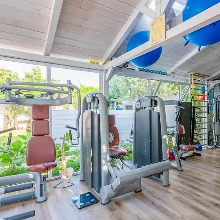 Guest house Eden - Wellness Oasis With Pool And Gym
